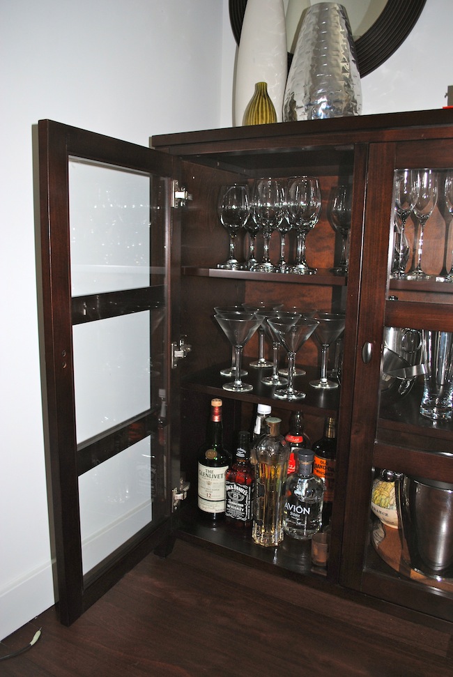 Liquor Cabinet Bar: using a liquor cabinet